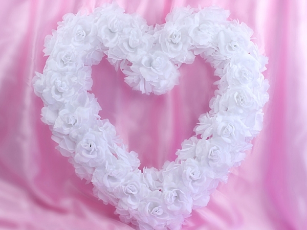 Kvetinové srdce-biele