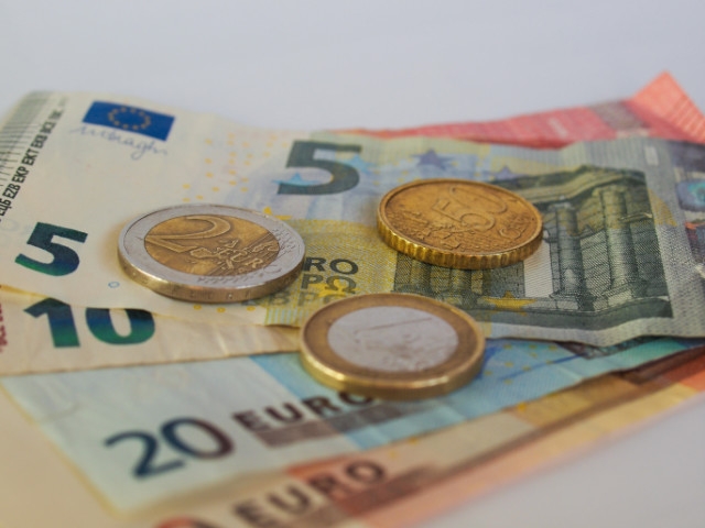 Cenník práce fúkania a viazania balónov 75€